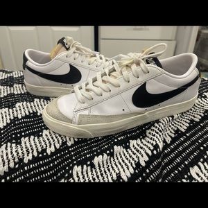 Nike blazer low